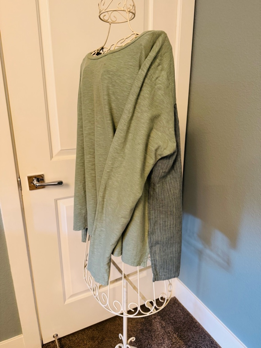 CUT LOOSE, Sage Green, Long Sleeve, Swing Top